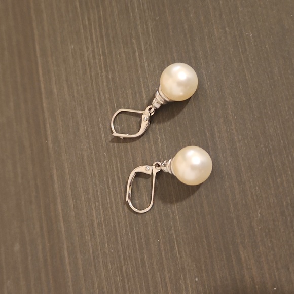Pearl Teardrop Earrings-Silver - Picture 2 of 2